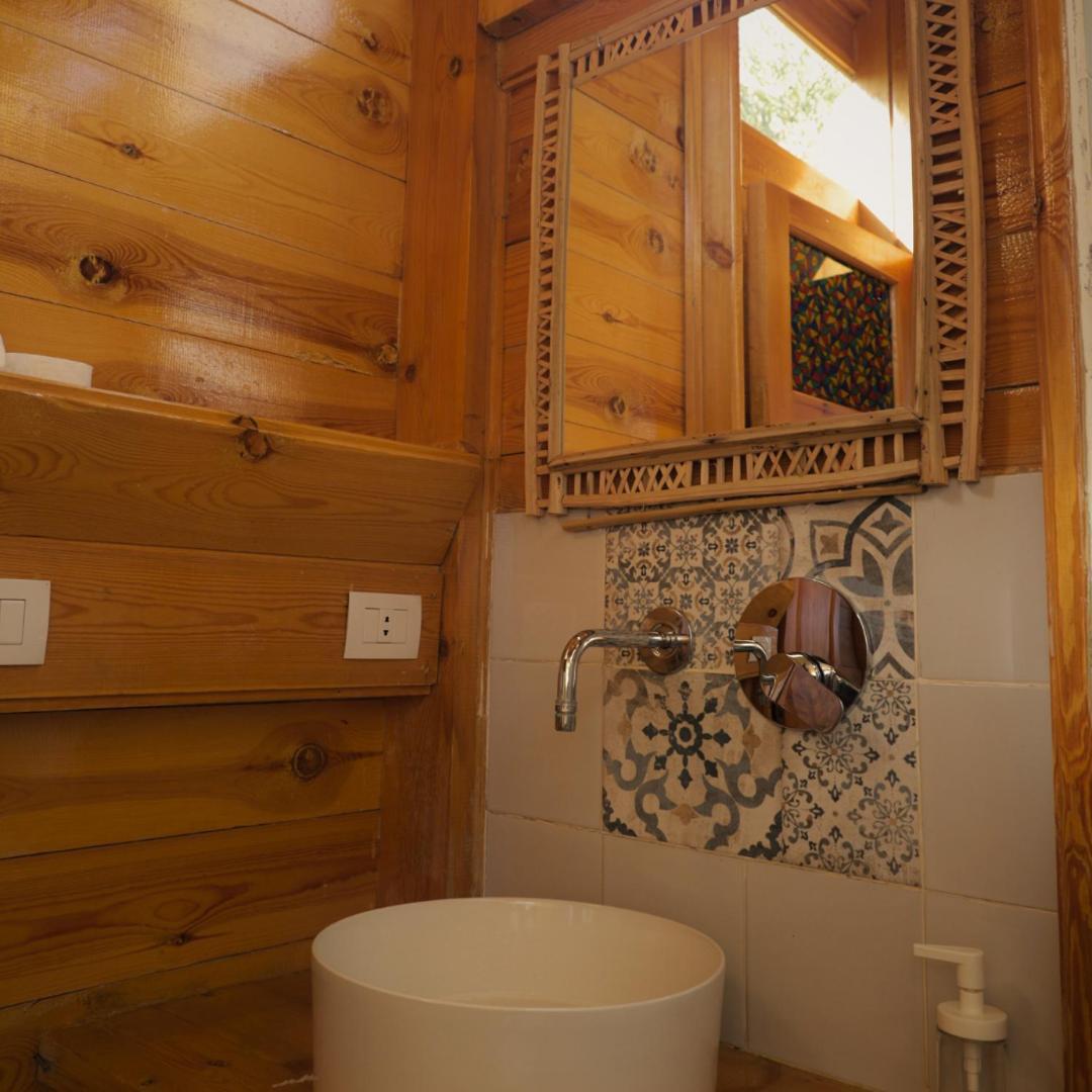 Northern Lake Lodge Izbat Ilyas Dış mekan fotoğraf